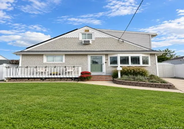 Single family home for sale at 14 E Seacrest Ave, Babylon, NY 11757 | MLS# 1043732