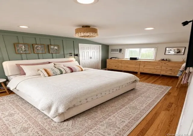 Photo 4 of Single family home for sale at 14 E Seacrest Ave, Babylon, NY 11757 | MLS# 1043732 | Listing updated on 2026-09-23