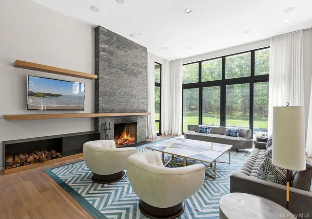 Photo 2 of Single family home for sale at 32 Neck Path, East Hampton, NY 11937 | MLS# 1043767 | Listing updated on 2026-09-02