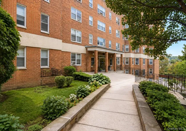 Photo 1 of House for sale at 280 Collins Ave #3i, Mount Vernon, NY 10552 | MLS# 1043777 | Listing updated on 2026-09-27