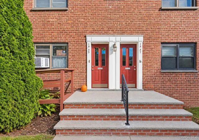 Condo for sale at 15-35 160 Street #6-160, New York, NY 11357 | MLS# 1043798