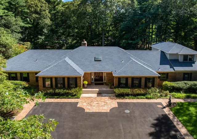 Photo 1 of Mansion for sale at 10 Laurel Woods Dr, Oyster Bay, NY 11771 | MLS# 1043804 | Listing updated on 2026-10-07