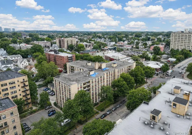 Listing Photo 3 - Condo for sale in building located at 11 Park Ave, Mount Vernon, NY 10550 - Unit #4M