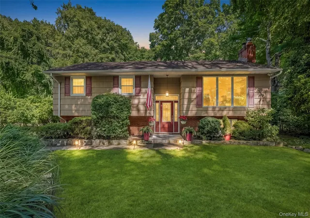 Photo 1 of Single family home for sale at 18 Fieldstone Ln, Yorktown, NY 10567 | MLS# 1043864 | Listing updated on 2026-10-07