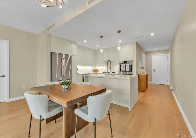 Listing Photo 5 - Condo for sale in building located at 100 Boardwalk, Hempstead, NY 11561 - Unit #904A