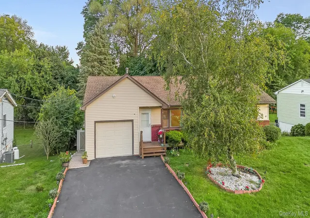 Photo 2 of Single family home for sale at 241 Garden St, New Windsor, NY 12553 | MLS# 1043928 | Listing updated on 2026-10-04
