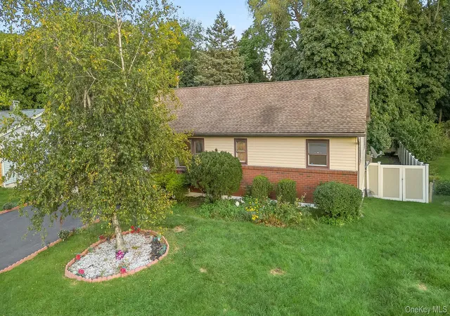 Photo 3 of Single family home for sale at 241 Garden St, New Windsor, NY 12553 | MLS# 1043928 | Listing updated on 2026-10-04