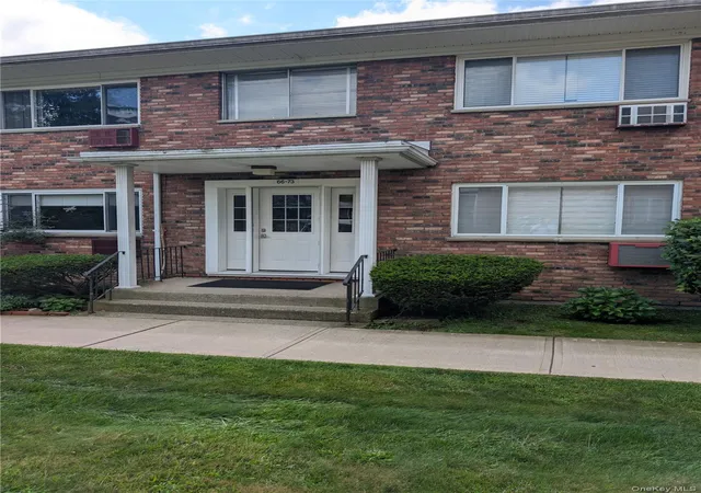 Photo 3 of Condo for sale at 810 Blooming Grv Turnpike #72, New Windsor, NY 12553 | MLS# 1043942 | Listing updated on 2026-09-15