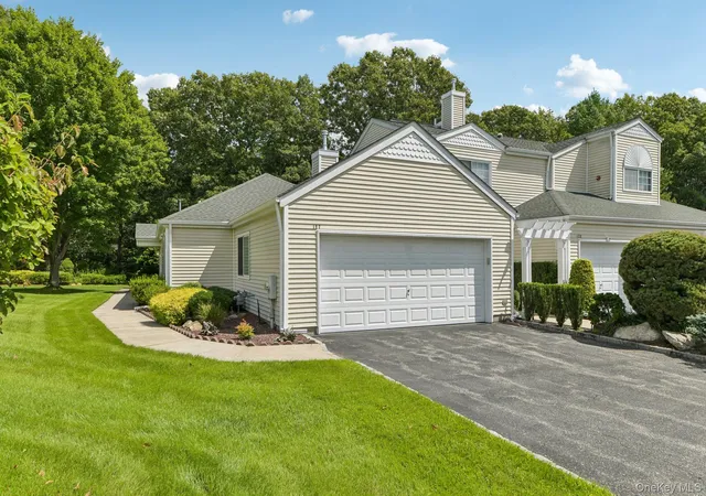 Photo 2 of Sale Pending at 127 Farm House Ct, Brookhaven, NY 11949 | MLS# 1043970 | Listing updated on 2026-09-29