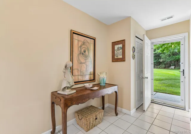 Photo 3 of Sale Pending at 127 Farm House Ct, Brookhaven, NY 11949 | MLS# 1043970 | Listing updated on 2026-09-29