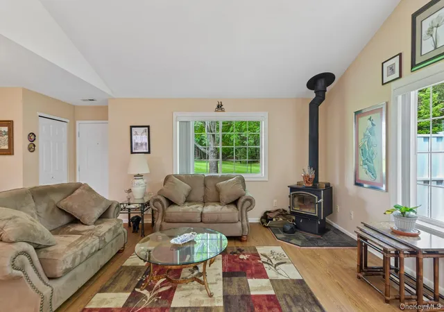 Photo 4 of Sale Pending at 127 Farm House Ct, Brookhaven, NY 11949 | MLS# 1043970 | Listing updated on 2026-09-29