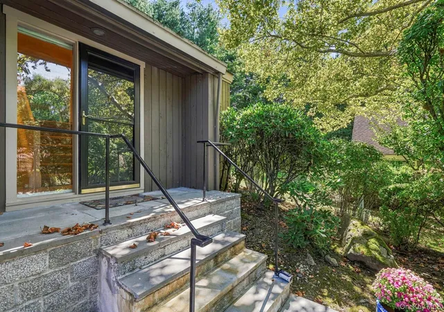 Photo 4 of Condo for sale at 558 Heritage Hills Dr #B, Somers, NY 10589 | MLS# 1043993 | Listing updated on 2026-09-18