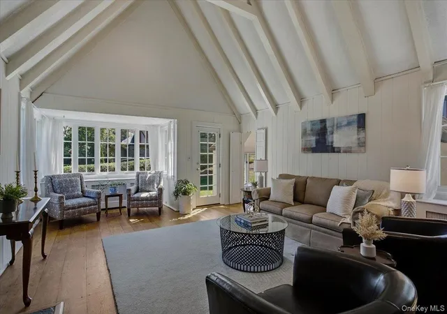 Photo 3 of Sale Pending at 138 Knollwood Ave, Mamaroneck, NY 10543 | MLS# 1044020 | Listing updated on 2026-09-28