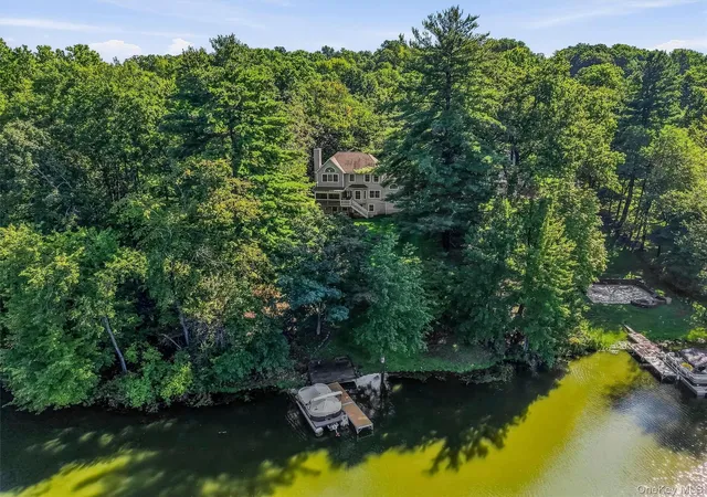 Photo 2 of Single family home for sale at 9 Short Rd, New Windsor, NY 12553 | MLS# 1044044 | Listing updated on 2026-09-18