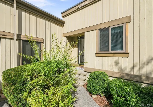 Photo 2 of Sale Pending at 114 Heritage Hills #D, Somers, NY 10589 | MLS# 1044053 | Listing updated on 2026-09-29
