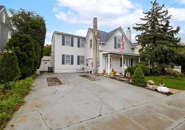 Photo 2 of Single family home for sale at 105 Wicks Ln, Hempstead, NY 11565 | MLS# 1044076 | Listing updated on 2026-10-04