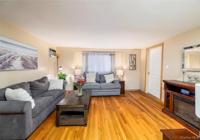 Photo 4 of Single family home for sale at 105 Wicks Ln, Hempstead, NY 11565 | MLS# 1044076 | Listing updated on 2026-10-08