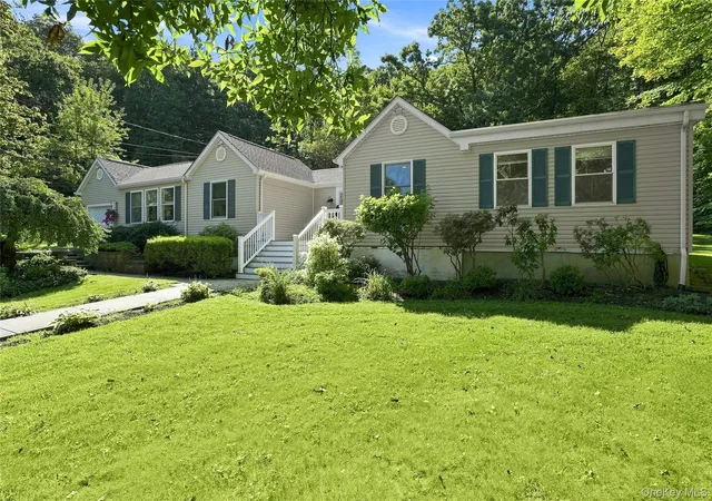 Photo 2 of Single family home for sale at 5 Mountain Dr, Carmel, NY 10541 | MLS# 1044128 | Listing updated on 2026-10-18