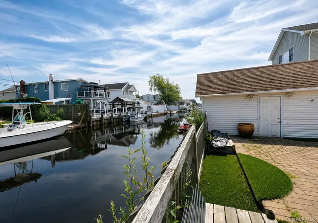 Photo 4 of Single family home for sale at 644 South 8th St, West Babylon, NY 11757 | MLS# 1044175 | Listing updated on 2026-09-27
