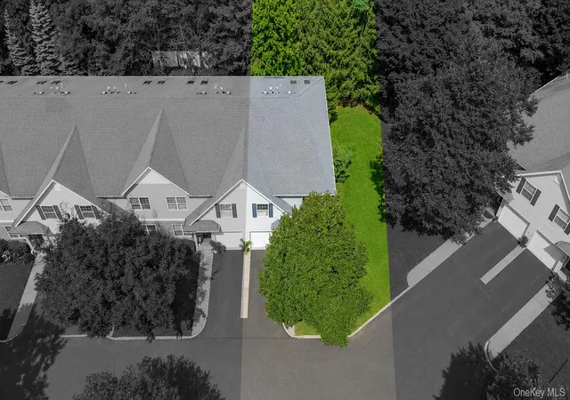 Photo 3 of Condo for sale at 327 Medea Way, Islip, NY 11722 | MLS# 1044221 | Listing updated on 2026-09-06