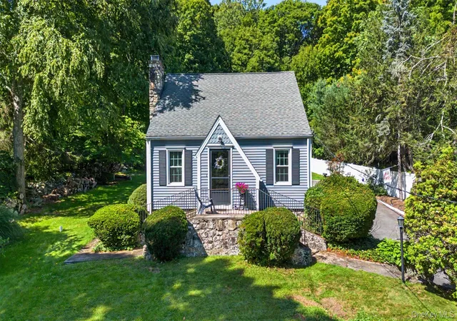 Photo 1 of Single family home for sale at 195 Oscawana Lake Rd, Putnam Valley, NY 10579 | MLS# 1044237 | Listing updated on 2026-10-08