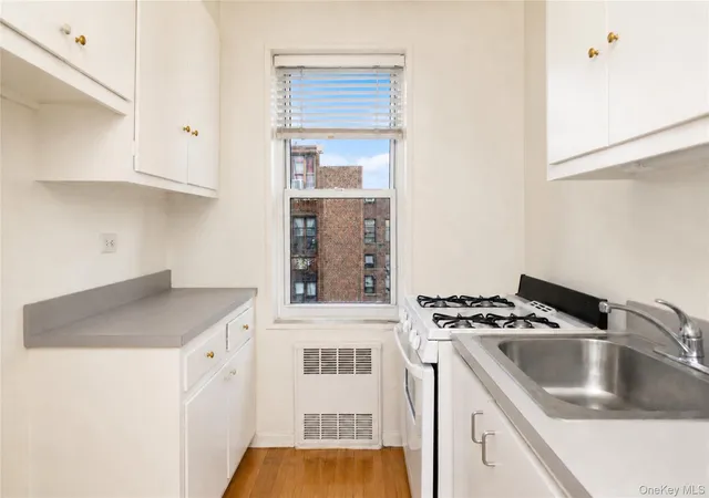 Listing Photo 4 - Condo for sale in building located at 4240 Bowne St, New York, NY 11238 - Unit #4D