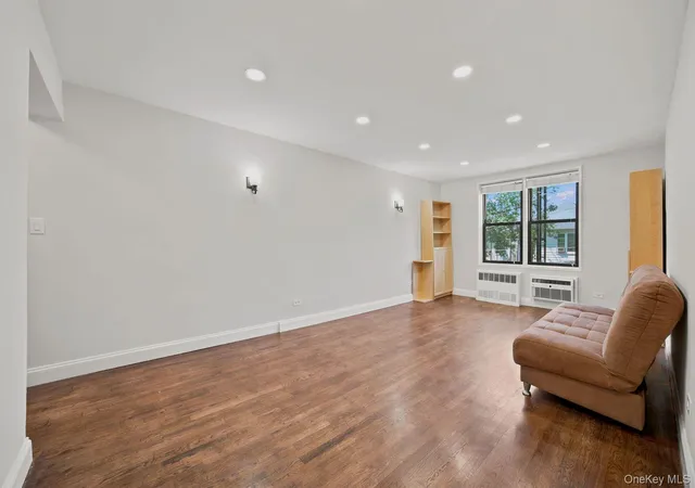 Photo 2 of House for sale at 50-21 39Th Pl #2E, New York, NY 11104 | MLS# 1044256 | Listing updated on 2026-10-05
