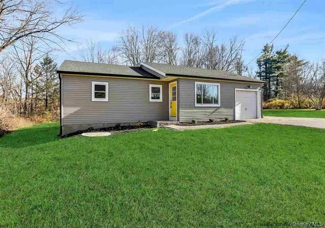 Photo 15 of Single family home for sale at 15 Sand Hl Rd, Gardiner, NY 12525 | MLS# 1044290 | Listing updated on 2026-10-02