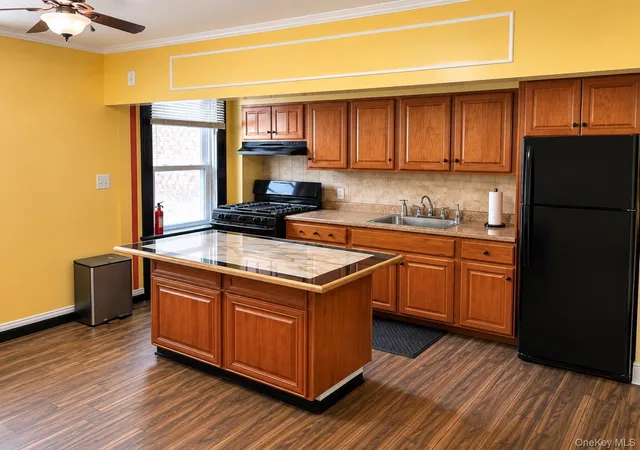 Photo 2 of Single family home for sale at 125 16 Hawtree Crk Rd, New York, NY 11420 | MLS# 1044292 | Listing updated on 2026-09-06