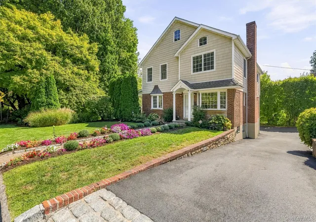 Photo 4 of Single family home for sale at 87 Bolton Ave, White Plains, NY 10605 | MLS# 1044294 | Listing updated on 2026-09-23