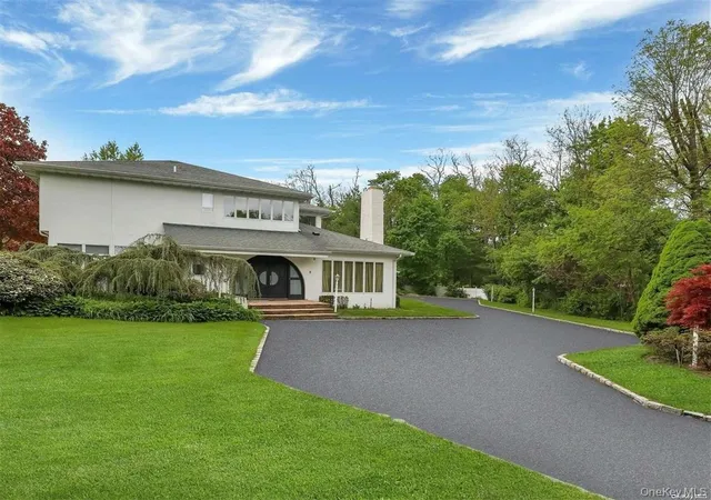 Photo 2 of Single family home for sale at 5 Woodfield, Oyster Bay, NY 11545 | MLS# 1044302 | Listing updated on 2026-09-19