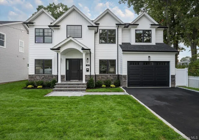 Photo 1 of Single family home for sale at 115 Jackson Ave, Oyster Bay, NY 11762 | MLS# 1044308 | Listing updated on 2026-09-02