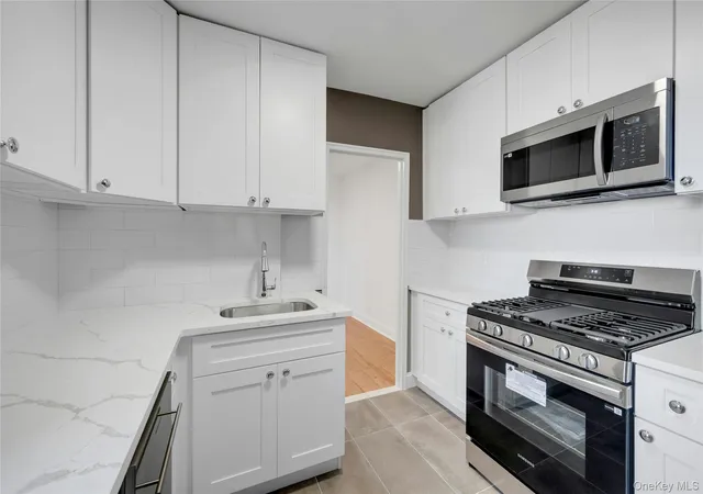 Listing Photo 2 - Condo for sale in Netherland Gardens Coop located at 5650 Netherland Ave, New York, NY 10471 - Unit #3C