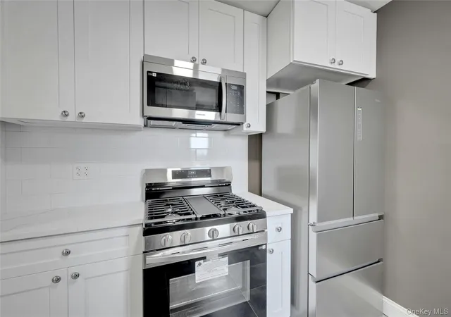 Listing Photo 4 - Condo for sale in Netherland Gardens Coop located at 5650 Netherland Ave, New York, NY 10471 - Unit #3C