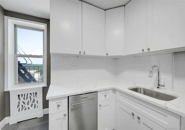 Listing Photo 5 - Condo for sale in Netherland Gardens Coop located at 5650 Netherland Ave, New York, NY 10471 - Unit #3C