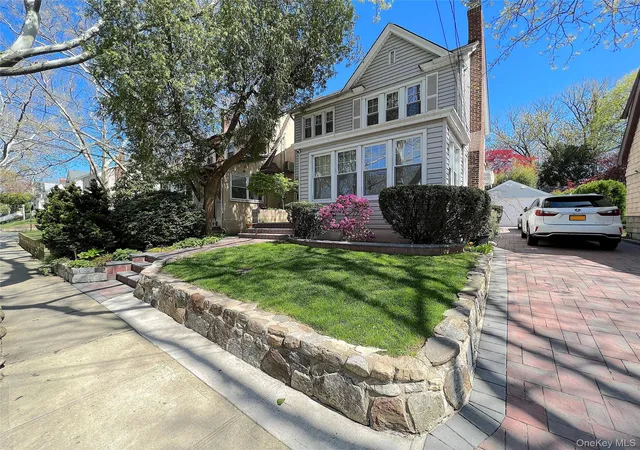 Photo 3 of Single family home for sale at 257-14 Pembroke Ave, North Hempstead, NY 11020 | MLS# 1044372 | Listing updated on 2026-09-01
