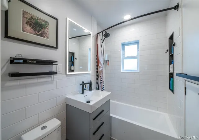 Listing Photo 4 - Condo for sale in building located at 673 Pelham Rd, New Rochelle, NY 10805 - Unit #E14