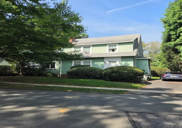 Photo 3 of Sale Pending at 3 Emerson Pl, Harrison, NY 10528 | MLS# 1044411 | Listing updated on 2026-10-08