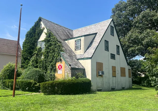 Photo 2 of Single family home for sale at 110 Rockaway Pkwy, Hempstead, NY 11580 | MLS# 1044422 | Listing updated on 2026-09-01