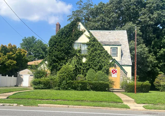 Photo 3 of Single family home for sale at 110 Rockaway Pkwy, Hempstead, NY 11580 | MLS# 1044422 | Listing updated on 2026-09-01