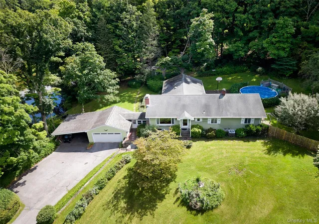 Photo 3 of Single family home for sale at 2800 Route 82, La Grange, NY 12569 | MLS# 1044510 | Listing updated on 2026-10-03