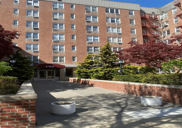 Listing Photo 2 - Condo for sale in building located at 2 Sadore Ln, Yonkers, NY 10701 - Unit #5Z