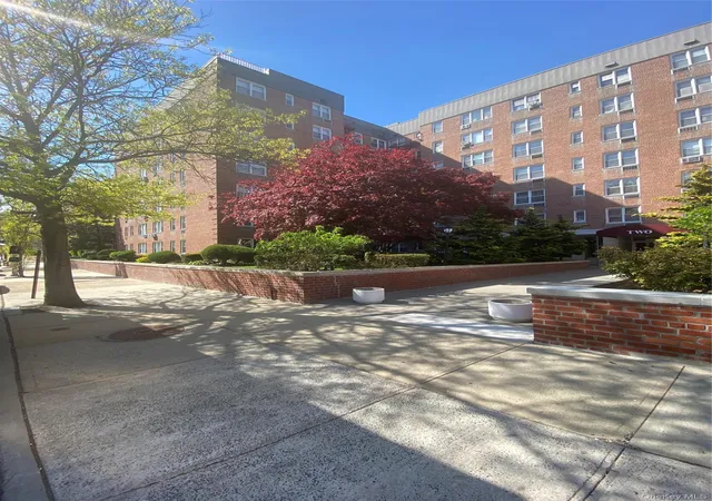Listing Photo 3 - Condo for sale in building located at 2 Sadore Ln, Yonkers, NY 10701 - Unit #5Z