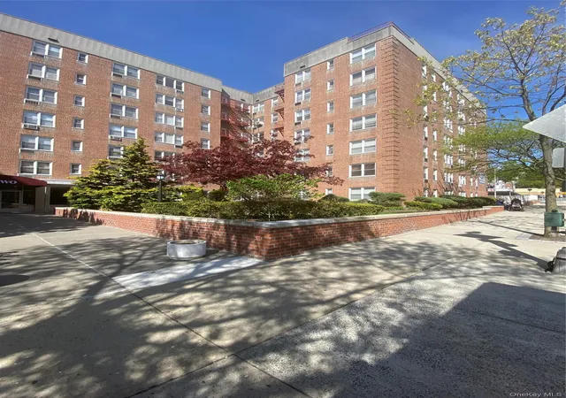 Listing Photo 4 - Condo for sale in building located at 2 Sadore Ln, Yonkers, NY 10701 - Unit #5Z