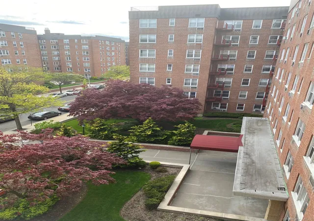 Listing Photo 5 - Condo for sale in building located at 2 Sadore Ln, Yonkers, NY 10701 - Unit #5Z