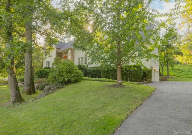 Photo 2 of Single family home for sale at 11 Hawk Nest Rd, Stony Point, NY 10986 | MLS# 1044541 | Listing updated on 2026-09-27