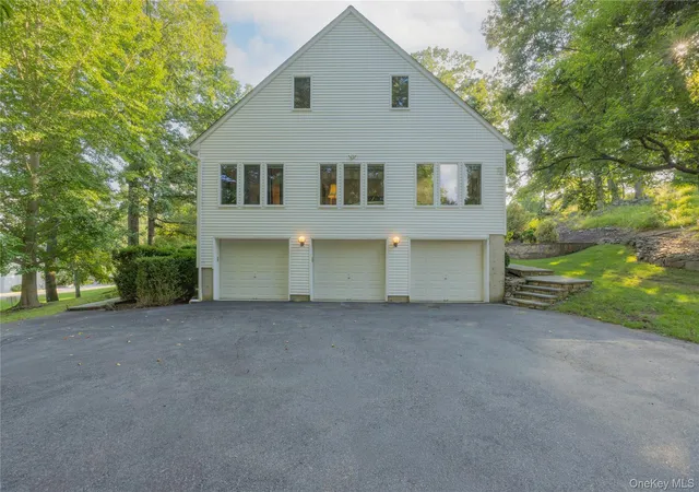Photo 3 of Single family home for sale at 11 Hawk Nest Rd, Stony Point, NY 10986 | MLS# 1044541 | Listing updated on 2026-09-02