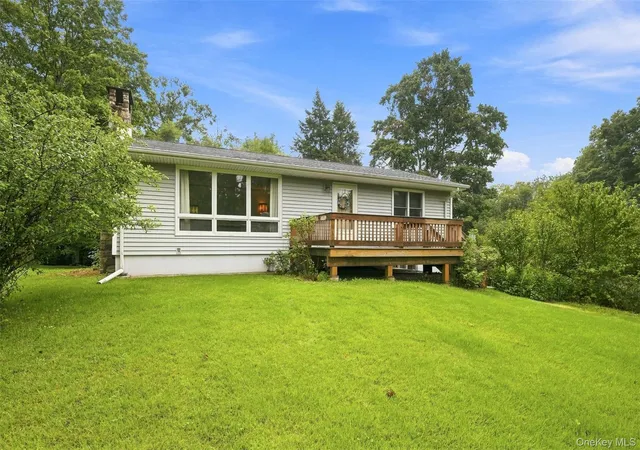 Photo 3 of Single family home for sale at 31 Red Barn Rd, Shawangunk, NY 12566 | MLS# 1044592 | Listing updated on 2026-09-04