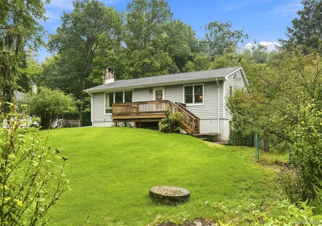 Photo 3 of Sale Pending at 31 Red Barn Rd, Shawangunk, NY 12566 | MLS# 1044592 | Listing updated on 2026-10-09