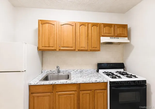 Photo 3 of Multi family home for sale at 1171 Colgate Ave, New York, NY 10472 | MLS# 1044613 | Listing updated on 2026-09-02